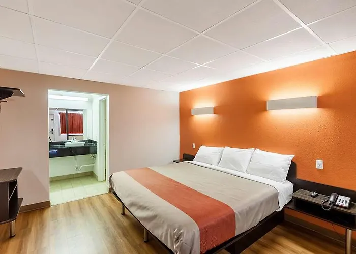 Hotel 6 Worth Stockyards 2*